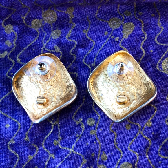 Contemporary Vintage Gold Tone Pierced Earrings - Picture 2 of 2